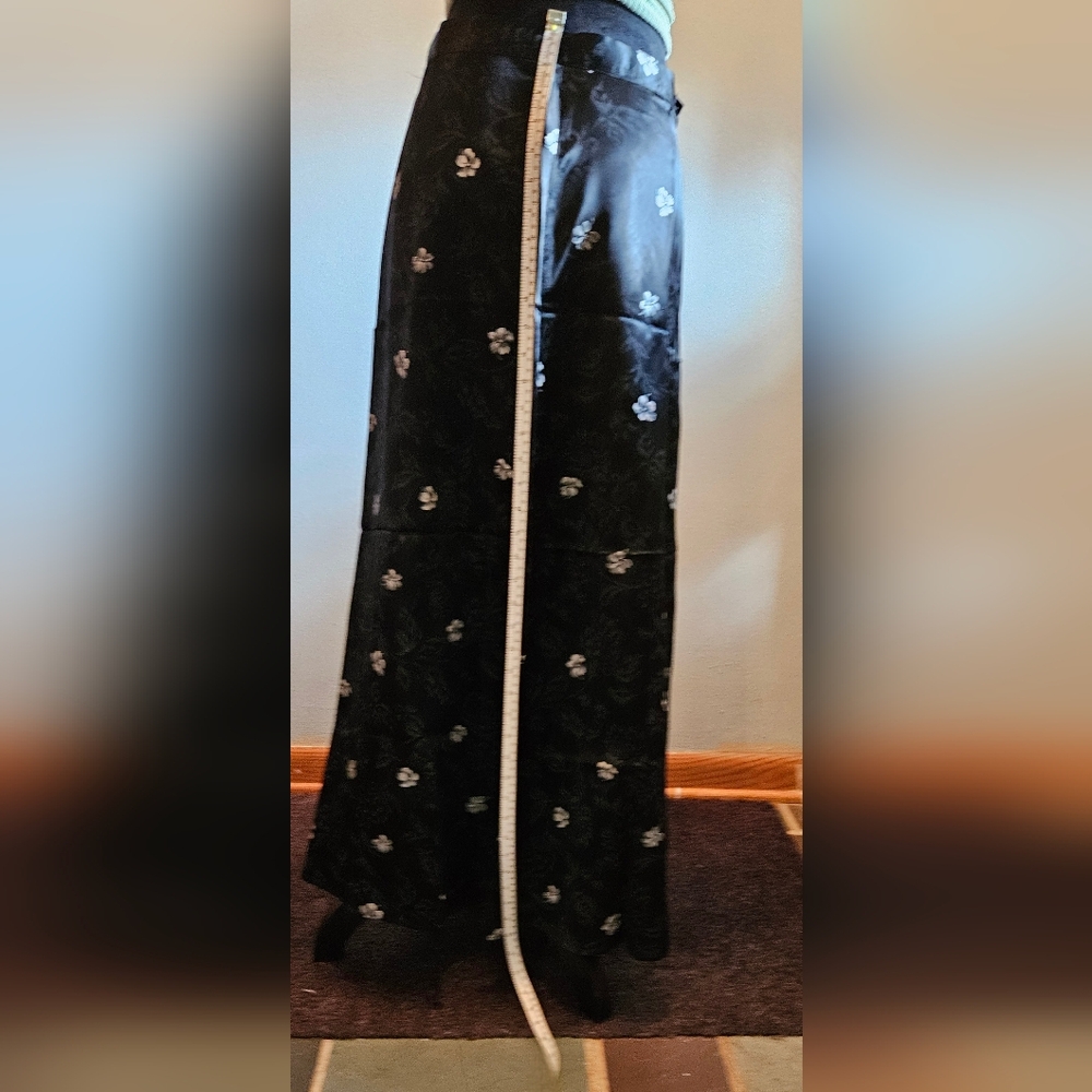 Vintage 36th & 10th satin floral skirt-size 12. - Picture 4 of 9